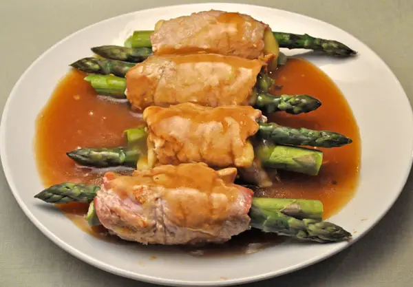 Veal Rolls stuffed with Asparagus
