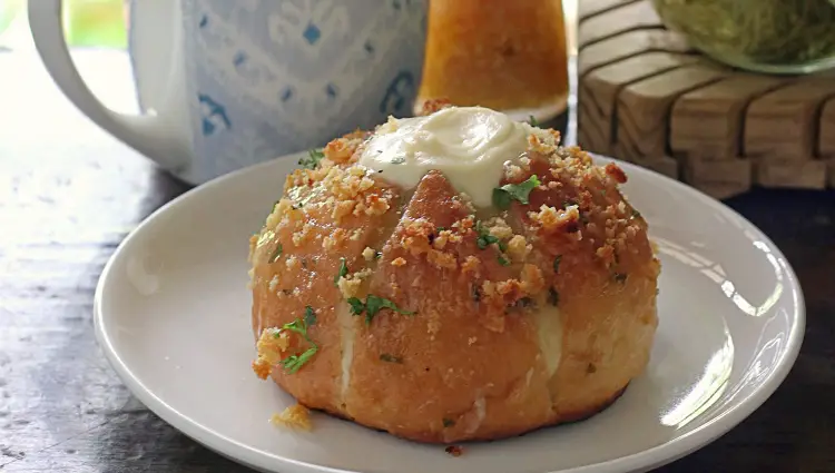 Korean Cr. Cheese Garlic Buns – Go Babes!