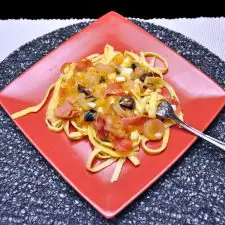 'Egg' Noodles with Tomatoes & Feta