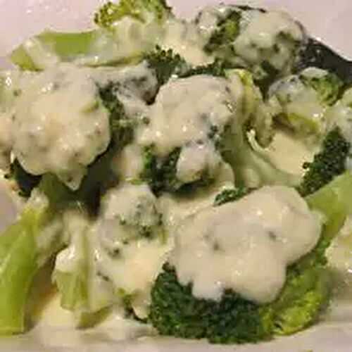 Broccoli with Cheese Sauce