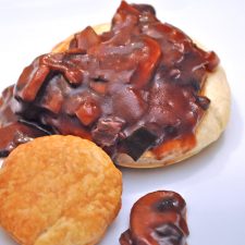 Mushrooms with Brown Sauce in Puff Pastry