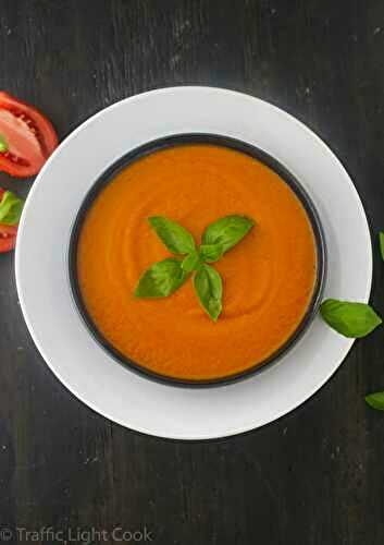 Creamy Tomato Soup (Vegan)