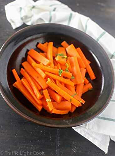 Easy Maple-Glazed Carrots