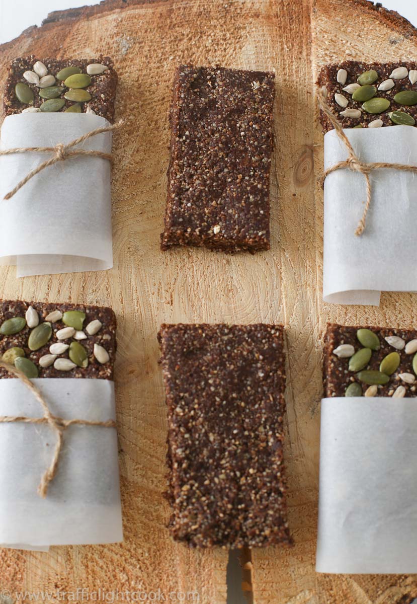 No-bake Chocolate-Oat Granola Bar