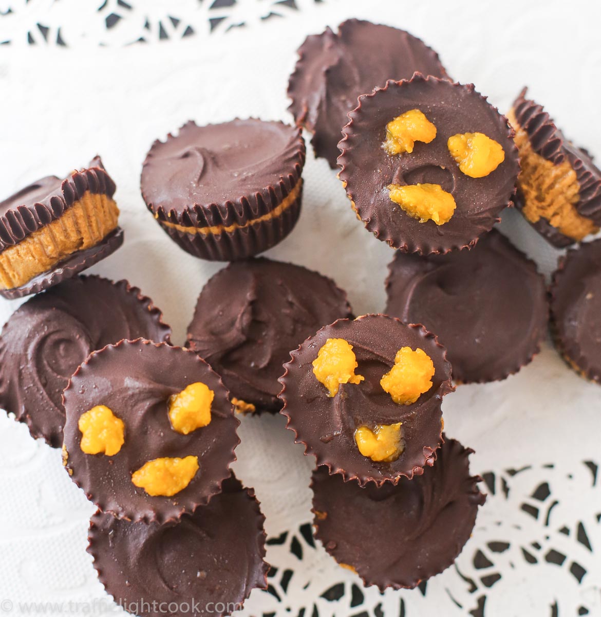Pumpkin-pie-spiced Sun Butter Cups