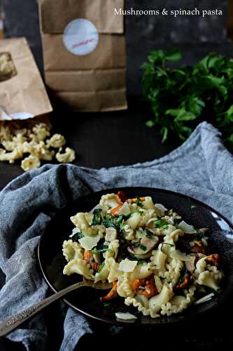 Mushrooms and spinach pasta