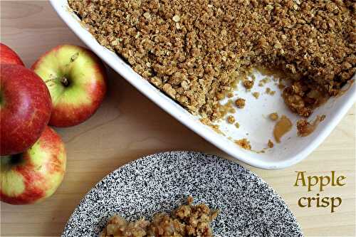 Oat and brown sugar topped apple crisp