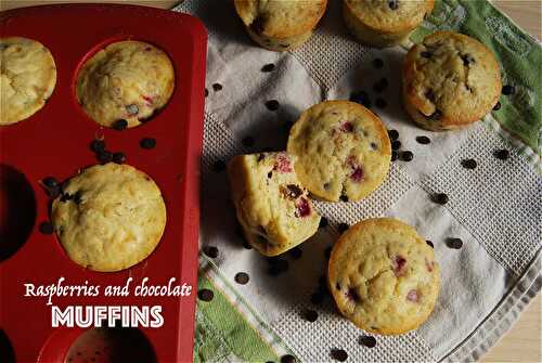 Raspberries and chocolate chips muffins
