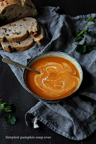 Simplest pumpkin soup ever (5 ingredients)