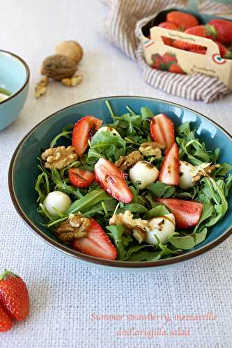 Summer strawberry, mozzarella and arugula salad