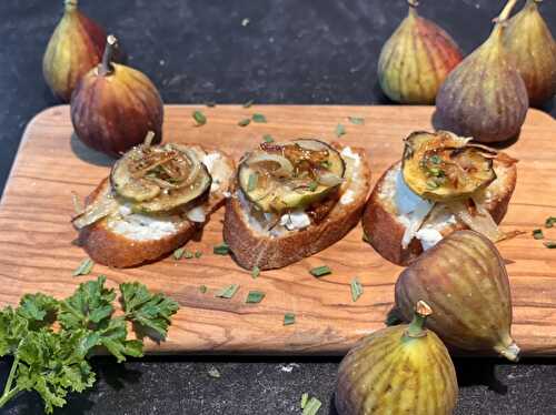 Caramelized Fig & Onion Crostini