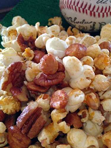 Popcorn and Peanut Snack Mix