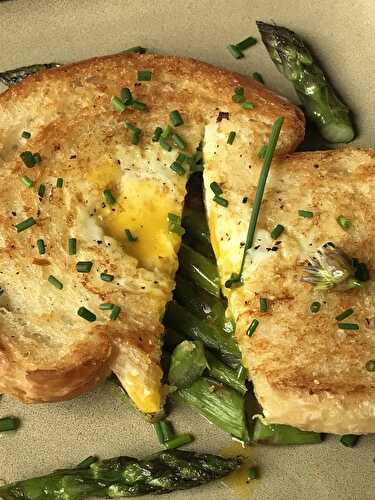 Egg in a Frame with Asparagus