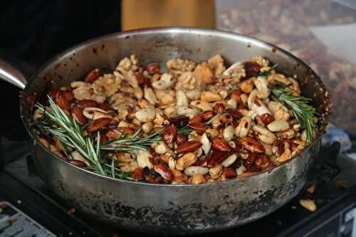 Honey Roasted Nuts with Rosemary and Honey | How to Roast Nuts