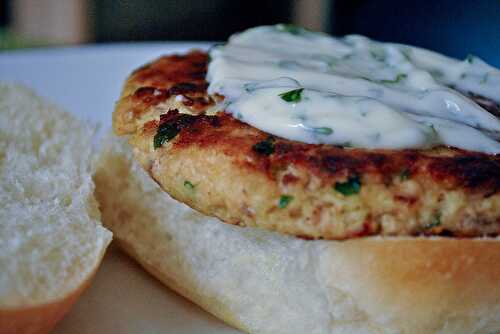 Quick and Easy Salmon Patties with Breadcrumbs, Egg and Onions