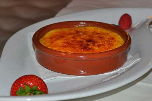 What is Creme Brulee? How to Make this Easy, Delicious Dessert Yourself