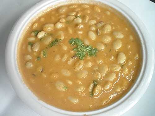 Mochai ( Field beans) curry