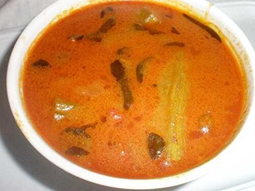 Murungakkai Kara Kuzhambu (Drumstick spicy curry)