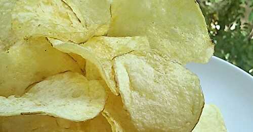 Potato Chips / Homemade Potato Chips / உருளைக்கிழங்கு சிப்ஸ் செய்வது எப்படி? 