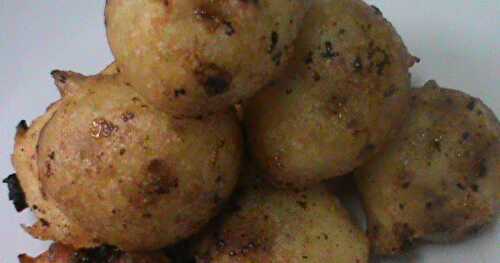 Sooyan/Sukiyan/Suzhiyam / Sweet Balls ( using leftover kozhukattai filling/puranam)