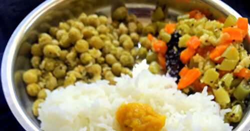 Vengaya Vatha Kuzhambu / பெரிய வெங்காய வத்தகுழம்பு