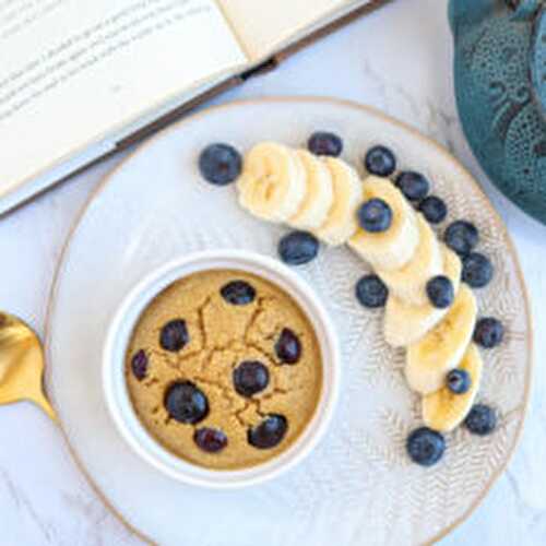 TikTok Baked Oats with Banana and Blueberries