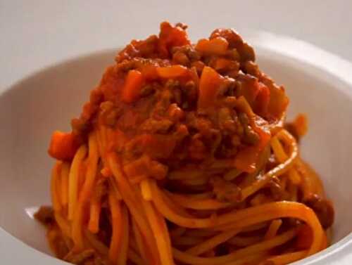 Easy Authentic Spaghetti Bolognese Recipe - Food & Recipes