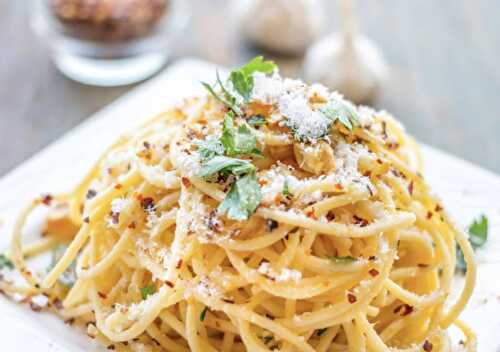 Traditional Spaghetti Aglio Olio e Peperoncino Recipe (Garlic, Oil & Chili Pepper) - Food & Recipes