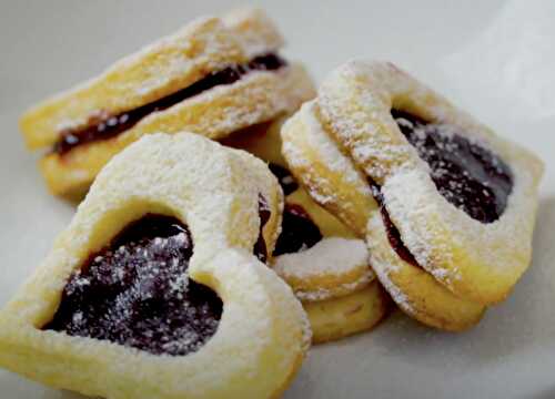 Heart Shaped Shortbread Cookies Recipe (Biscotti di San Valentino)