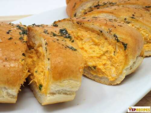 Buffalo Chicken Stuffed Garlic Bread