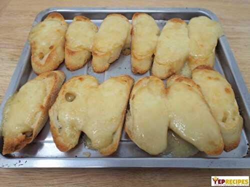 Welsh Rarebit Crostinis
