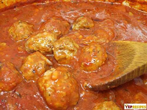 Slow Cooker Meatballs and Tomato Sauce