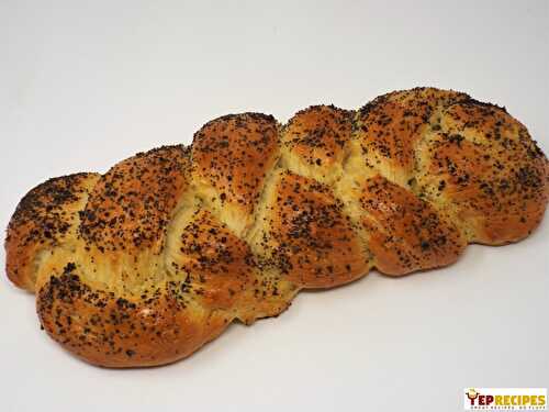 Poppy Seed Challah Bread