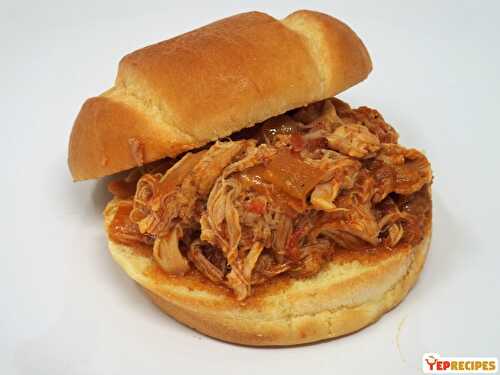 Slow Cooker Sriracha Pulled Chicken Sandwiches