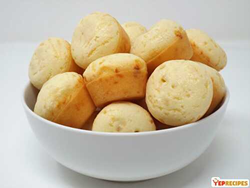 Pao de Quiejo (Brazilian Cheese Bread)