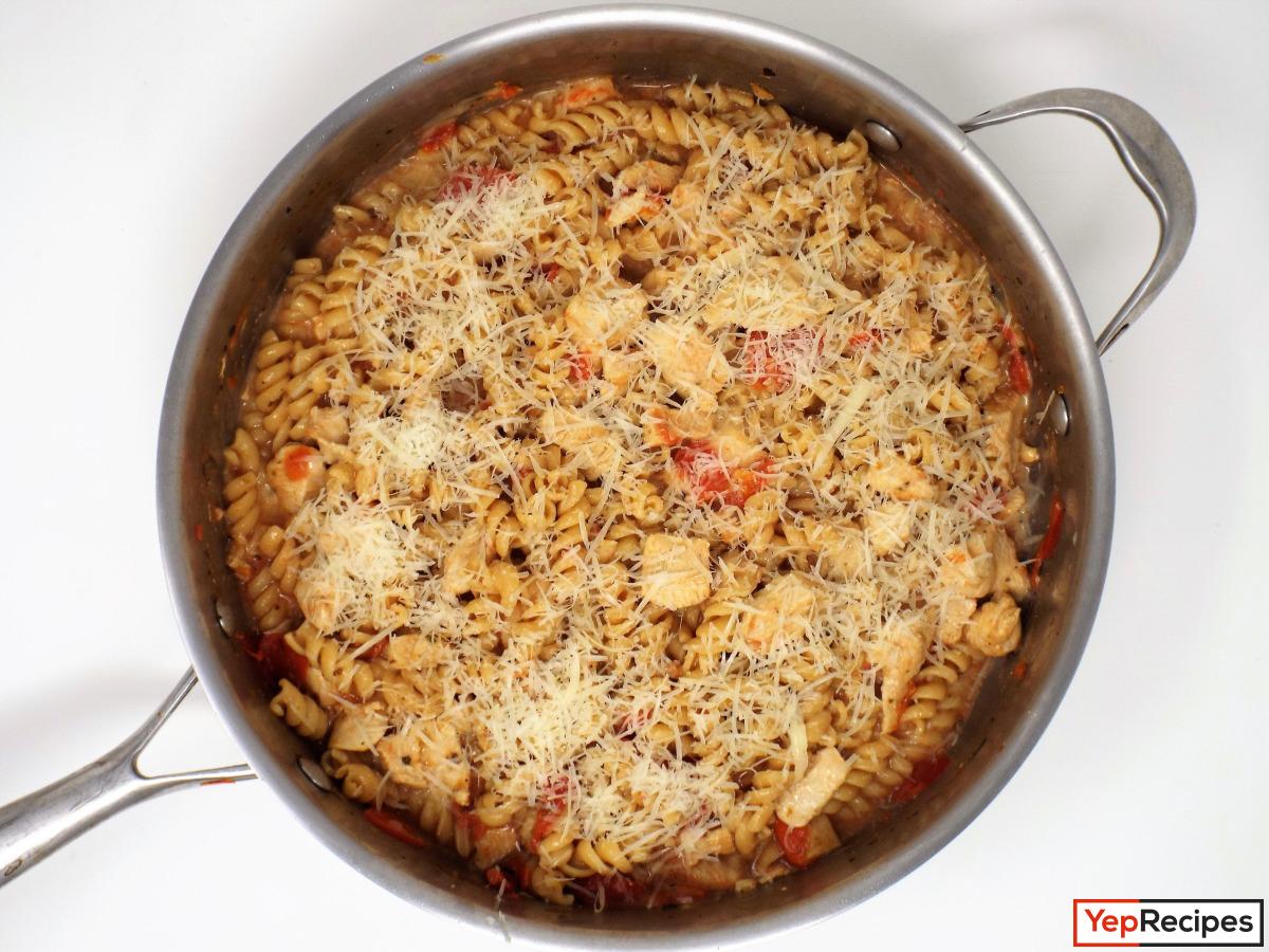 Skillet Chicken Parmesan Pasta