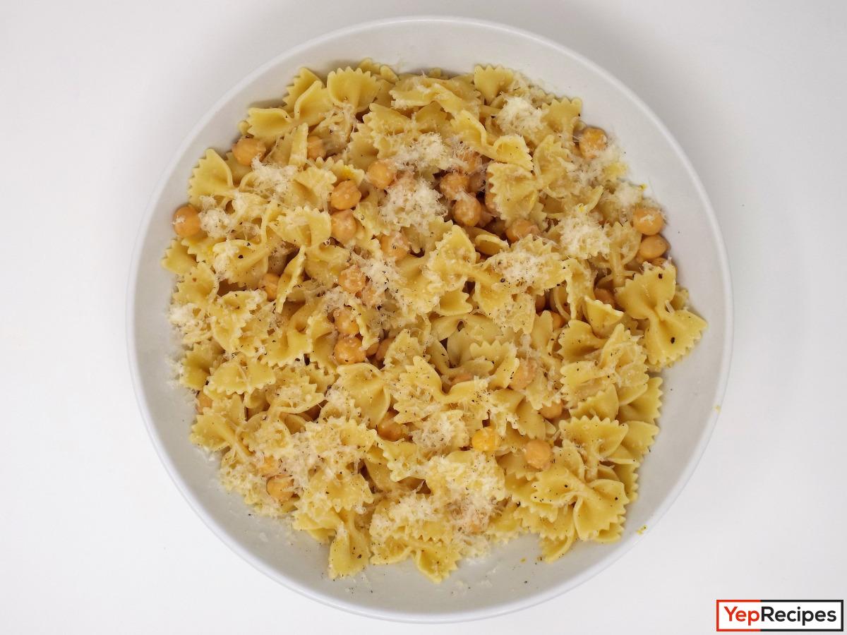 Lemon and Garlic Farfalle Pasta with Chickpeas