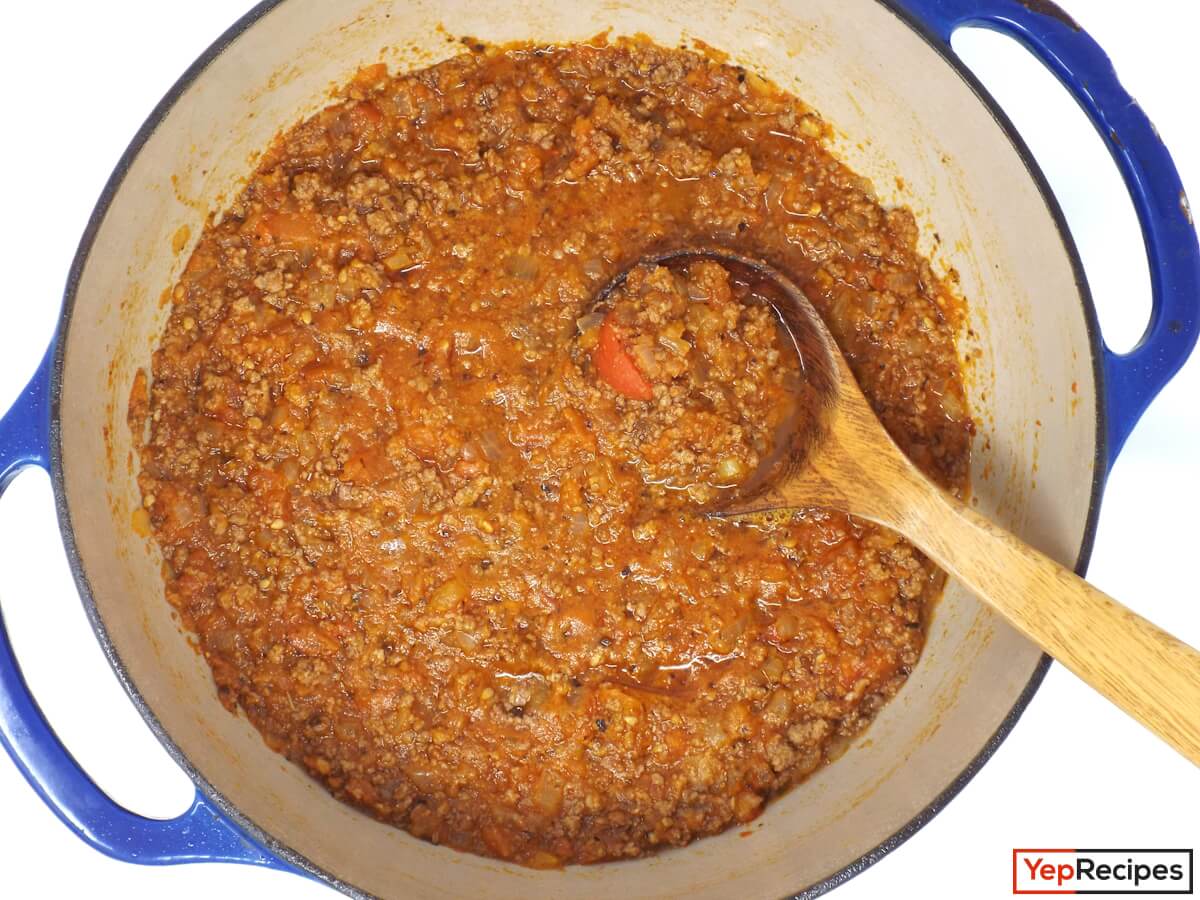Fresh Tomato Pasta Sauce with Ground Beef
