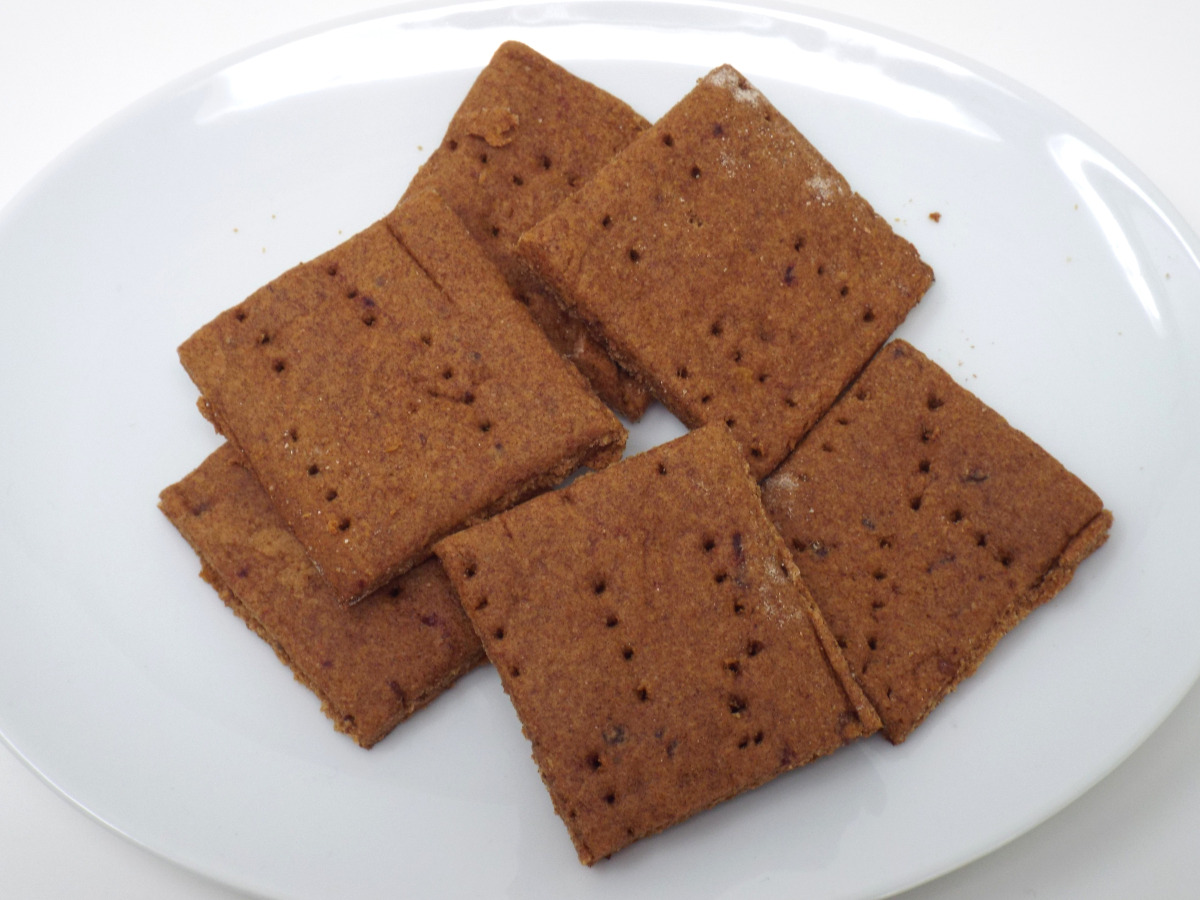 Cinnamon Date Graham Crackers