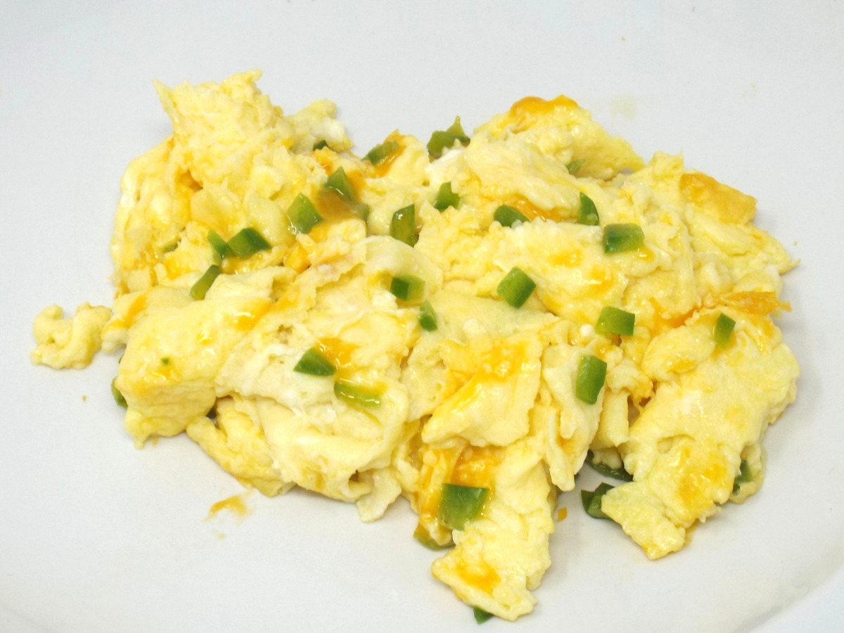 Cheddar and Jalapeno Scrambled Eggs