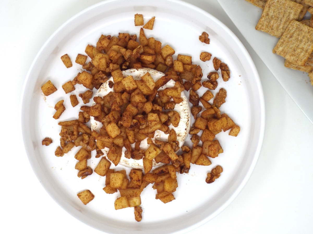 Baked Brie with Apple and Walnuts