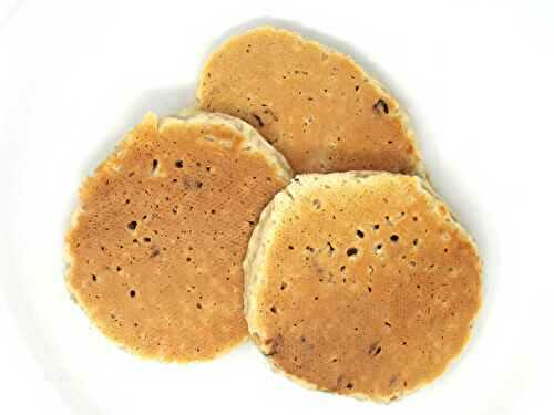 Lummur (Icelandic Oatmeal Raisin Pancakes)