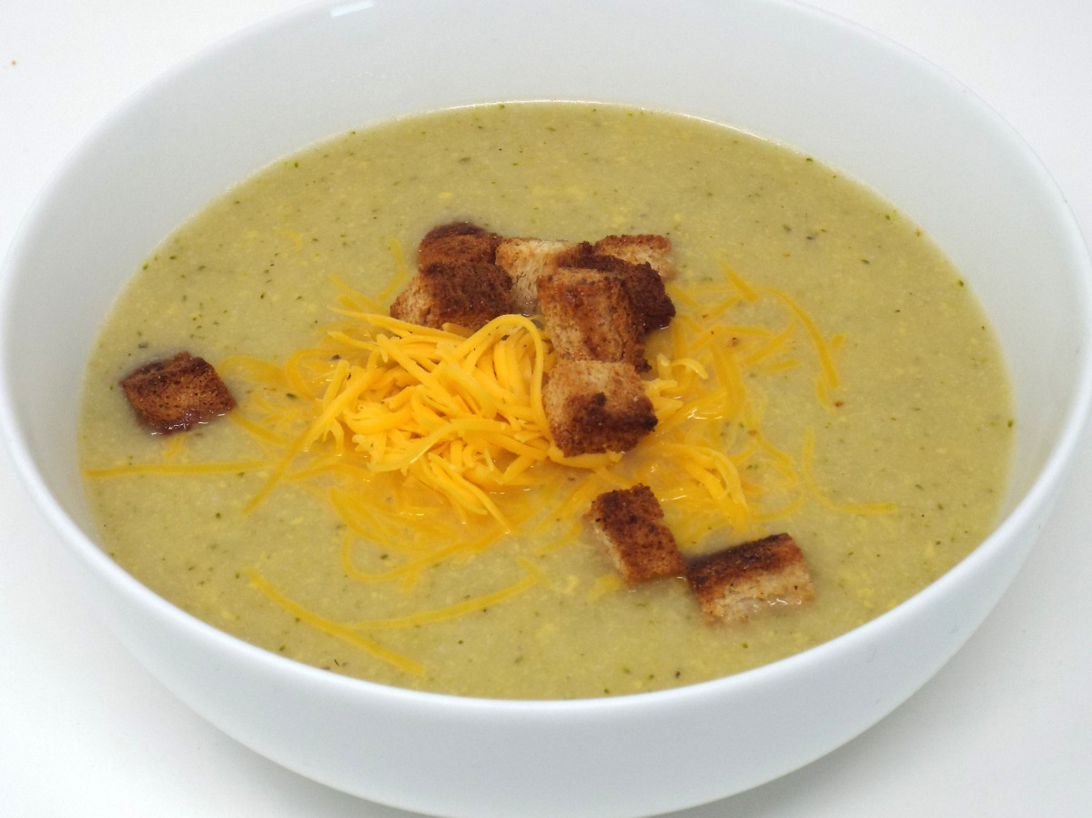 Cheesy Cauliflower and Broccoli Soup