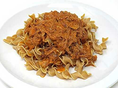 Slow Cooker Pulled Pork Stroganoff