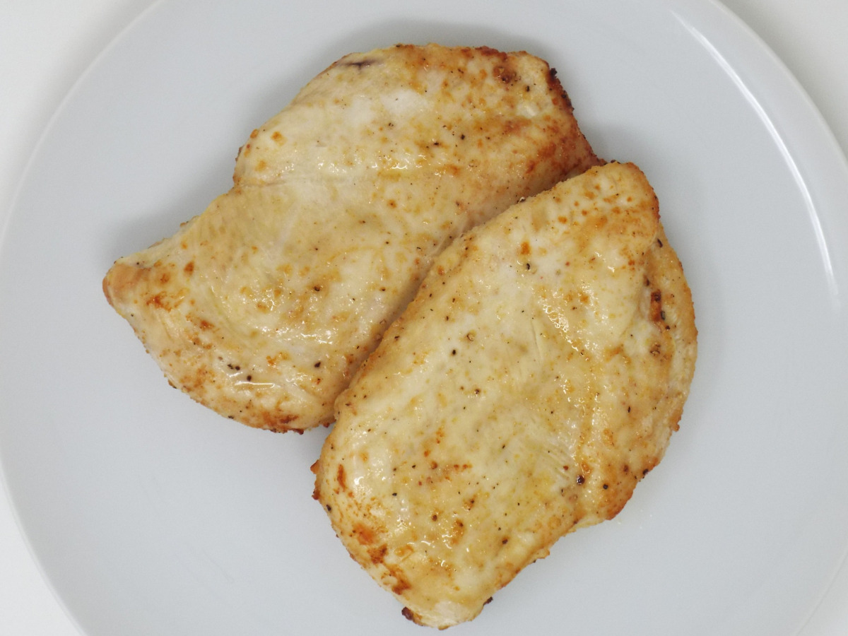 Air Fryer Garlic Chicken Breasts