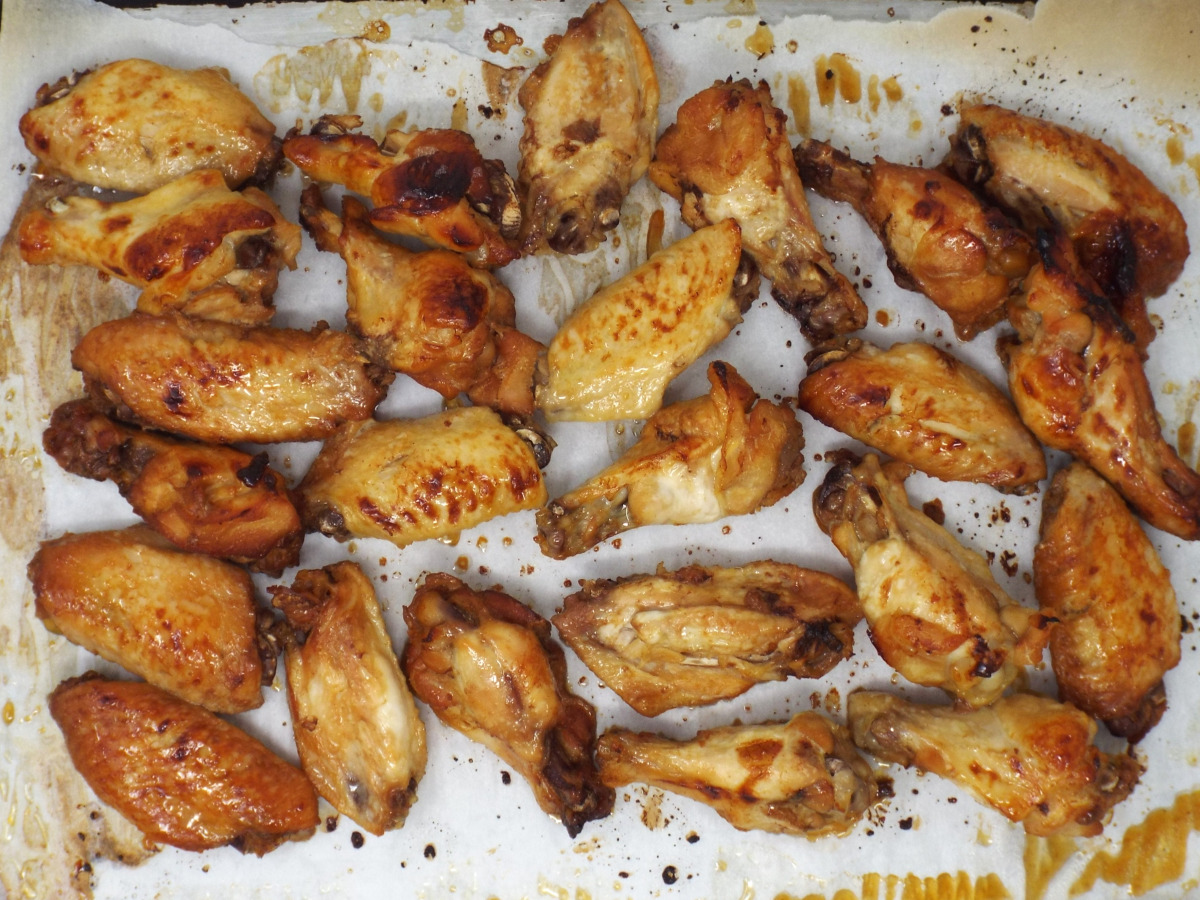 Slow Cooker Garlic and Honey Chicken Wings