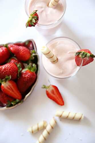 9 Simple and Easy Strawberry Smoothie Recipe Ideas