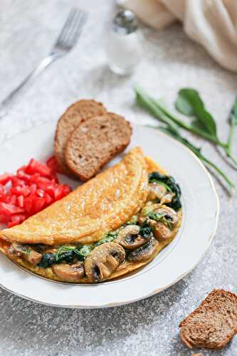 Fluffy Spinach And Mushroom Omelet Recipe
