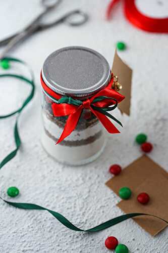 M&M Christmas Cookies In a Jar
