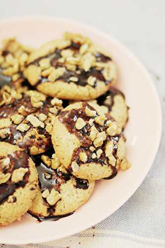 The Best Walnut Cookie Recipe with Chocolate Sauce
